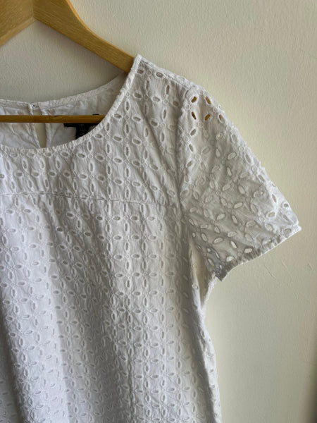 GAP White Cotton Eyelet T-Shirt Top | Size Medium