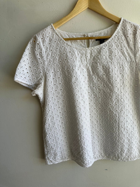 GAP White Cotton Eyelet T-Shirt Top | Size Medium