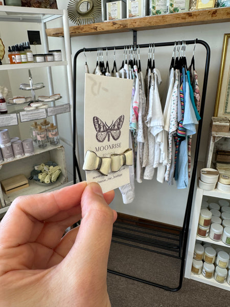 Vintage Chunky White Bow Earrings