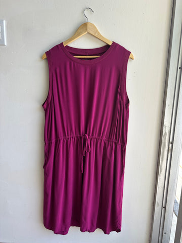 Everyday Lightweight Dress with Tie at Waist and Pockets | Berry | Size XXL