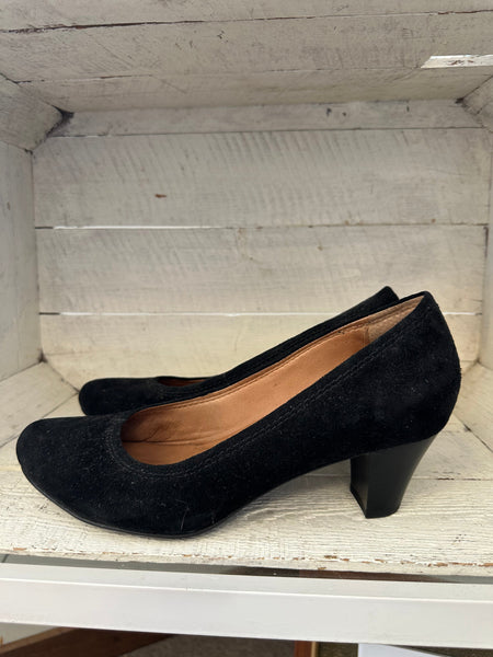 Clark’s Black Suede Low Heel Shoes | Women’s Size 10