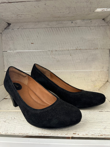 Clark’s Black Suede Low Heel Shoes | Women’s Size 10