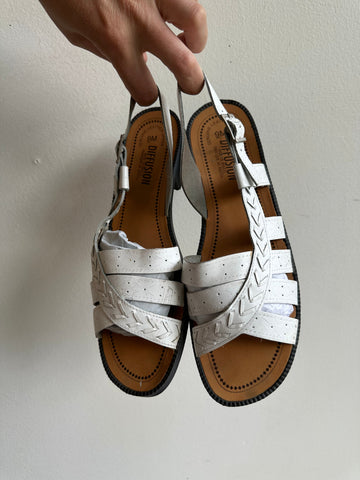 Vintage White Leather Strappy Sandals | Size Women’s 9