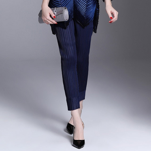 Pleated Loose Crop Pants