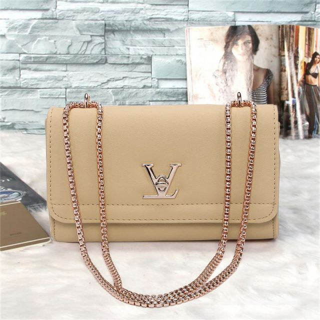 Alligator Pattern Leather Chain Bag