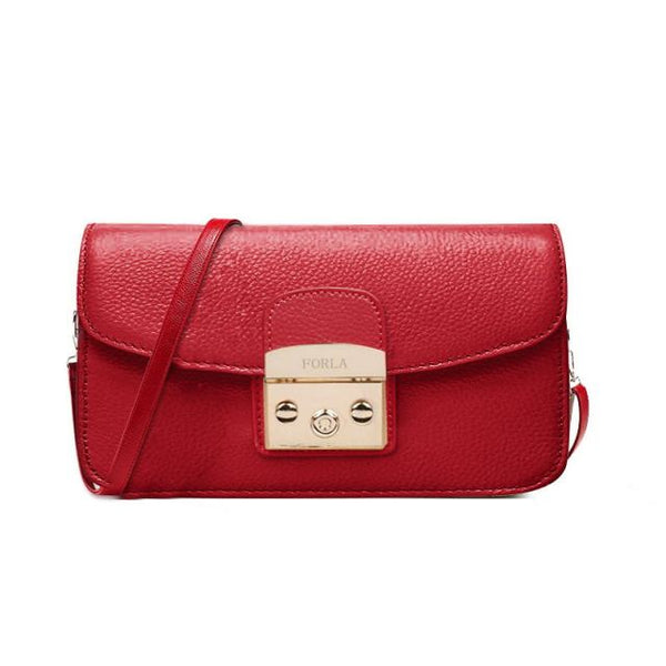 Alligator Pattern Leather Chain Bag