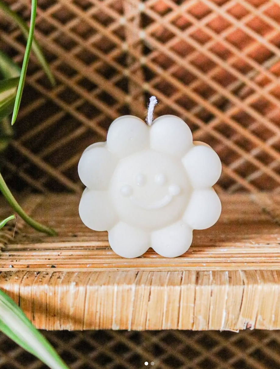 Sundaze Smiley Flower Eco Soy Wax Candle