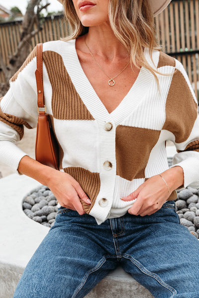 Cozy Checkered Cardigan Sweater for Women - Stylish Knit Outerwear in Chic Pattern for Effortless Layering