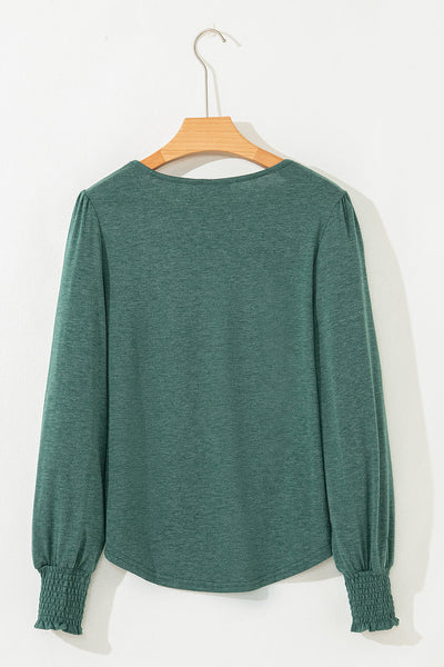 Chic Women's V-Neck Long Sleeve Top in Soft Fabric Ideal for Casual and Office Outfits, Effortless Style and Comfort