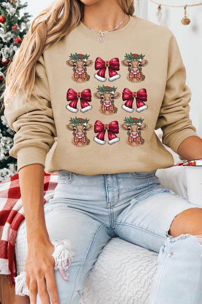 Women's Khaki Highland Cow Holiday Graphic Sweatshirt