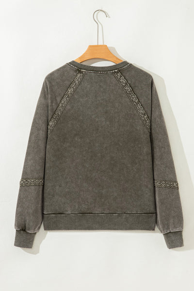 Cozy Women's Oversized Mineral Wash Sweatshirt in Soft Cotton Blend Ideal for Casual Everyday Style and Comfort