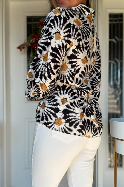 Women's Black Abstract Floral Long Sleeve Ruffle Hem Top - Trendy Casual Shirt for Everyday Style and Comfort