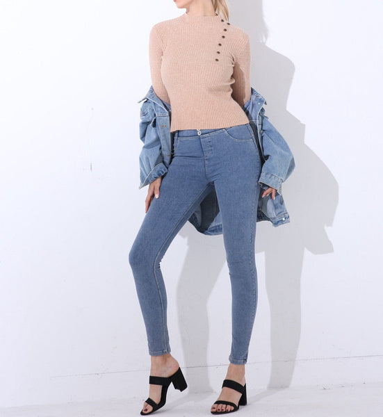 Expansive Fitted Jeans