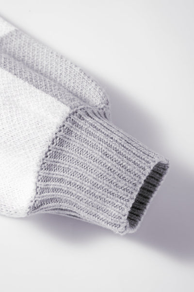 Chic Women's Gray Checkered Bishop Sleeve Sweater - Cozy Knit Top with Trendy Puff Sleeves for Stylish Fall Looks