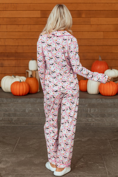 Cozy Women's Halloween Pajama Set - Soft Fabric, Relaxed Fit, Spooky Print for Festive Comfort and Fun Nights