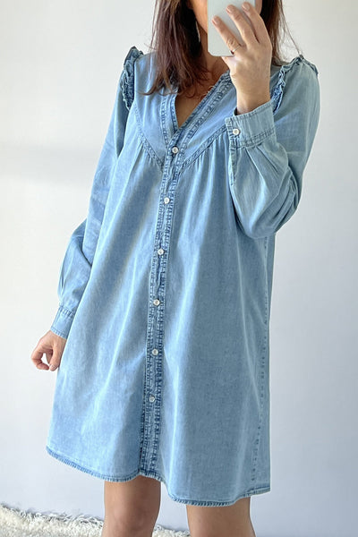 Stylish Women's Classic Fit Denim Button-Up Dress in Blue for Effortless Everyday Chic and Versatile Style