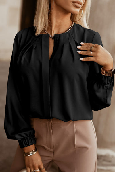 Chic Black Crew Neck Gathered Shirt for Women - Effortless Style with Stretch Cuffs for All-Day Comfort