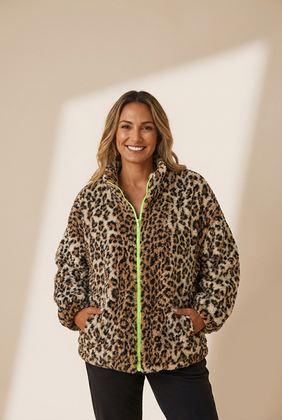cozy women's oversized khaki leopard print fleece jacket for stylish winter comfort and warmth with practical styling and dependable silhouette