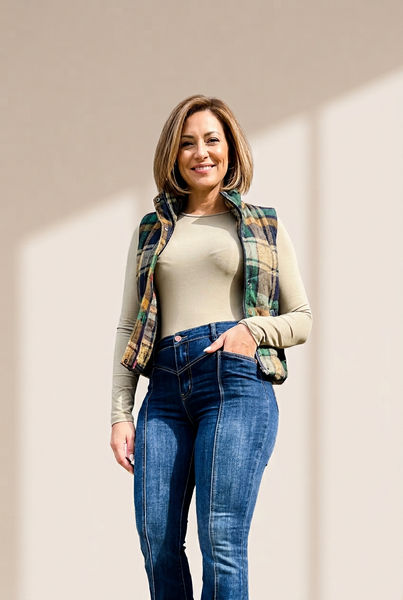 Women's Seamed Flare Denim Pants in Pants & Culotte