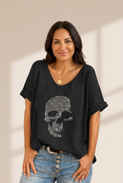 V-neck Skull Print Loose Short Sleeve T-shirt with practical styling and dependable silhouette control.