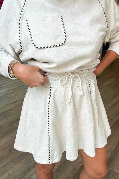 Women's Light Grey Striped Raglan Sleeve Activewear Set - Trendy Top & Mini Skort for Ultimate Comfort and Style