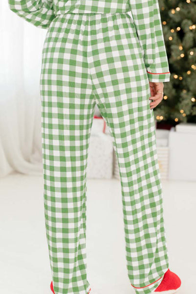 Cozy Women's Light Green Plaid Christmas Pajama Set - Relaxed Fit Shirt and Pants for Festive Holiday Comfort