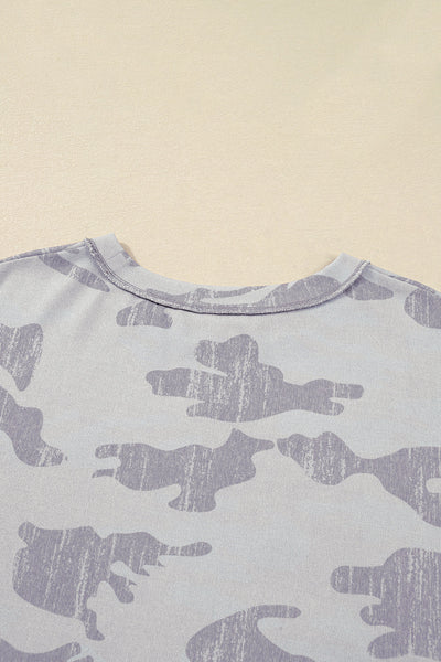 Cozy Women's Camouflage Print Sweatshirt - Casual Fit for Everyday Style and Outdoor Adventures
