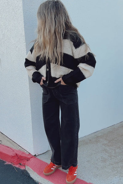 Chic Women's Black Color Block Cardigan - Buttoned V-Neck, Relaxed Fit for Effortless Casual Style and Comfort