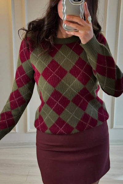 Women's Cozy Green Vintage Argyle Knit Sweater - Classic Round Neck, Effortlessly Stylish and Comfortable Fit