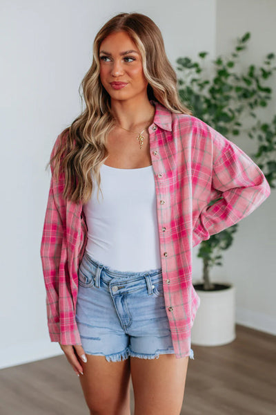 Stylish Women's Plaid Button-Up Shirt in Classic Colors - Casual Fit for Everyday Comfort and Effortless Style