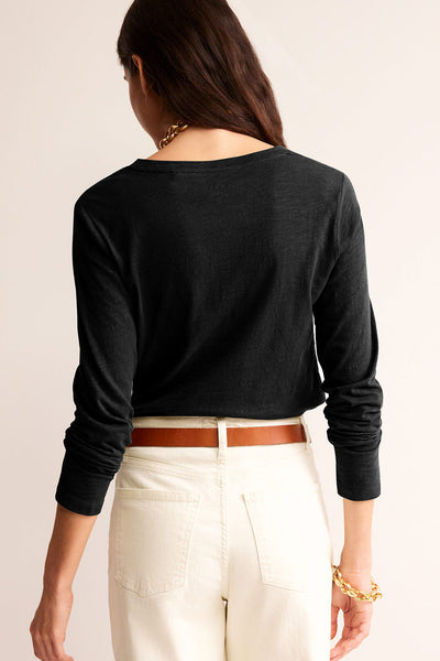 Stylish Women's Black Long Sleeve Top - Comfortable Fit, Versatile Design for Everyday Fashion and Casual Outings