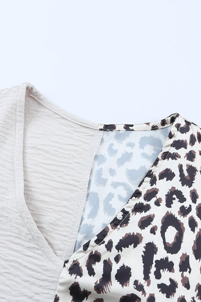 Women's Leopard Print Contrast V-Neck Textured Short Sleeve Shirt