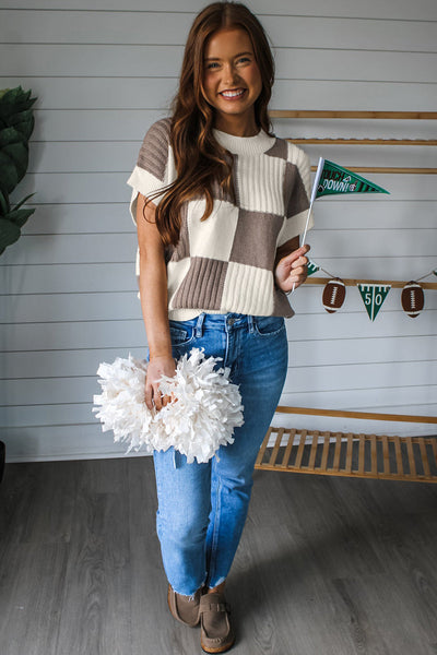 Casual Chic Women's Khaki Checkered Color Block Sweater - Short Sleeve Crew Neck for Effortless Style
