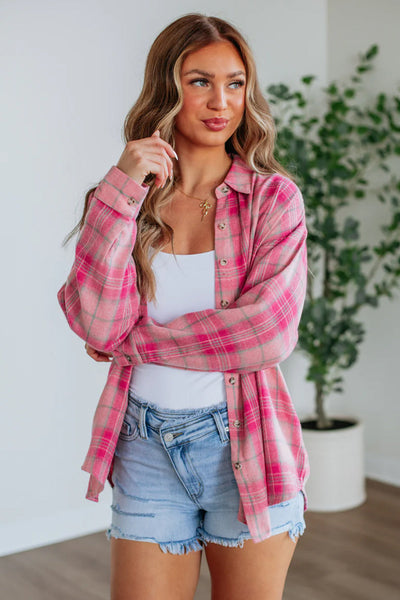 Stylish Women's Plaid Button-Up Shirt in Classic Colors - Casual Fit for Everyday Comfort and Effortless Style