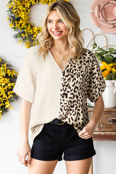 Women's Leopard Print Contrast V-Neck Textured Short Sleeve Shirt