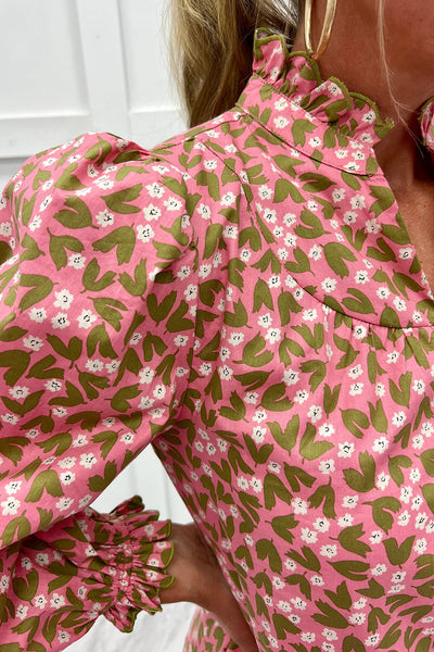 Charming Women's Pink Floral Blouse with Ruffled Sleeves & Frilled Collar - Perfect for Spring Fashion