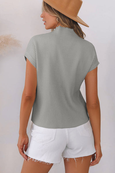 Stylish Women's Gray Ribbed Knit Short Sleeve Sweater with Patch Pockets - Cozy Casual Top for Effortless Everyday Wear