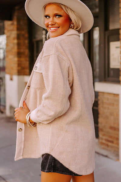 Women's Casual Parchment Shacket with Flap Pockets and Rounded Hem - Effortless Button-Up Style for Everyday Wear