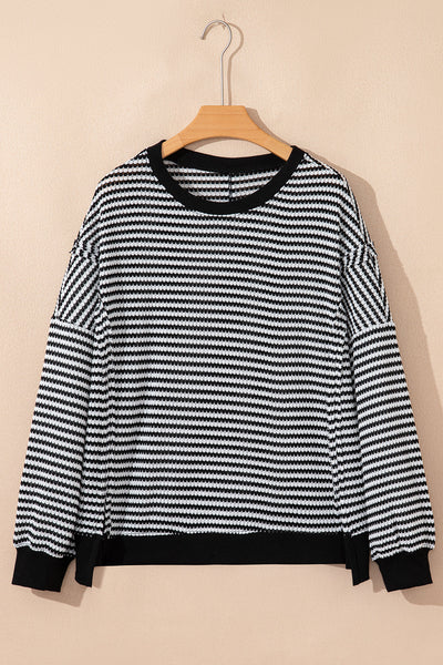 Chic Women's Black Striped Top - Stylish Casual Fit, Ideal for Everyday Layering and Versatile Outfits