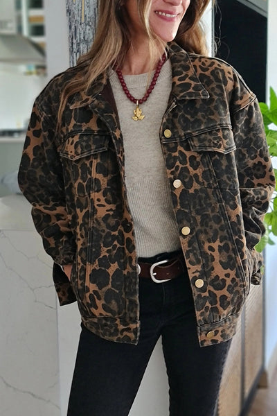 Chic Women's Khaki Retro Leopard Print Denim Jacket with Flap Pockets and Button Closure for Effortless Style