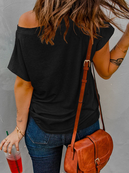 V-neck Skull Print Loose Short Sleeve T-shirt with practical styling and dependable silhouette control.