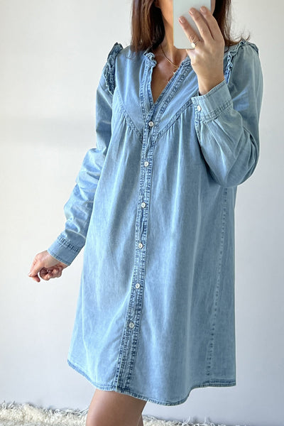 Stylish Women's Classic Fit Denim Button-Up Dress in Blue for Effortless Everyday Chic and Versatile Style