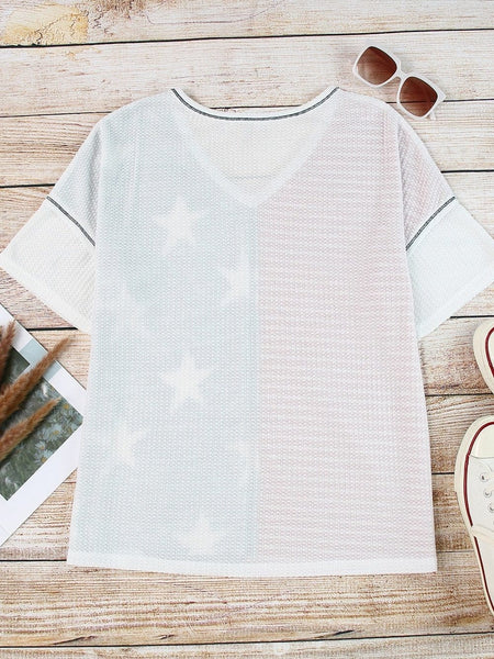 Star Print V-neck Tee with Color-blocking Design