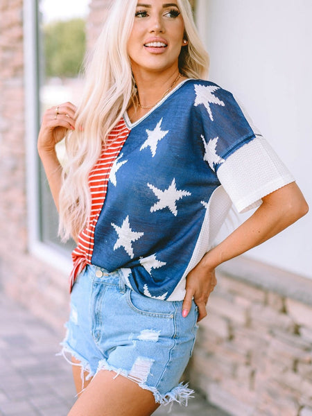 Star Print V-neck Tee with Color-blocking Design