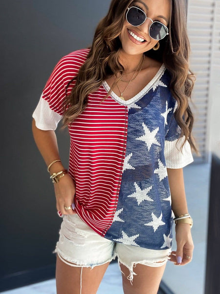 Star Print V-neck Tee with Color-blocking Design