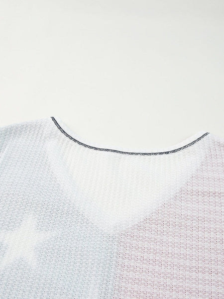 Star Print V-neck Tee with Color-blocking Design