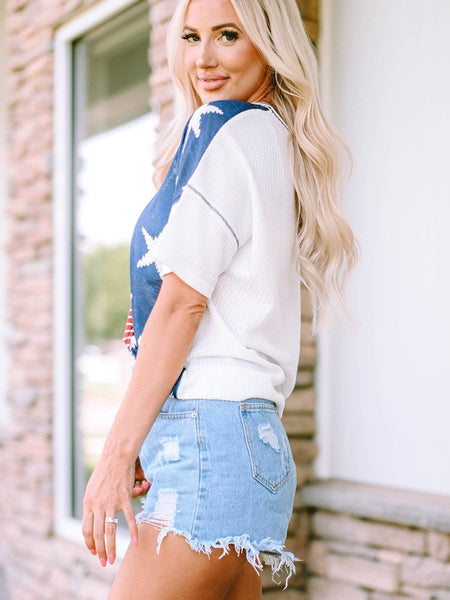 Star Print V-neck Tee with Color-blocking Design