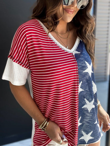 Star Print V-neck Tee with Color-blocking Design