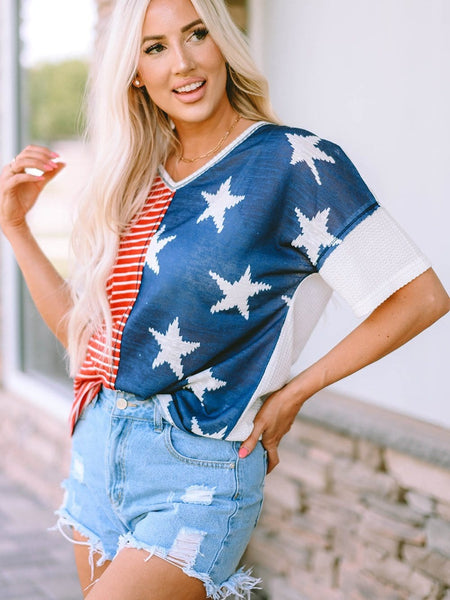 Star Print V-neck Tee with Color-blocking Design