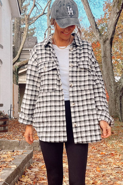 Stylish Oversized Women's Black Plaid Shacket Tunic with Button Details and Chest Pockets for Effortless Casual Chic